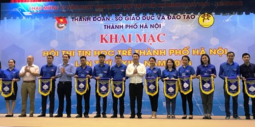 Trần đức hoàng nam lớp 9a5  tham gia
hội thi tin học trẻ thành phố hà nội lần thứ 23- năm 2018
